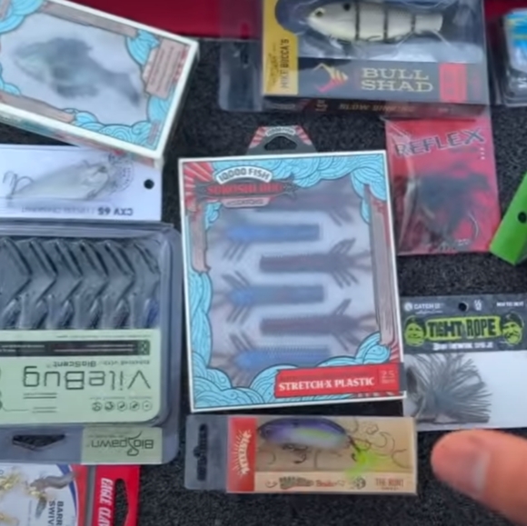 MYSTERY FISHING SUPPLY PACKAGE - Picture 3 of 3